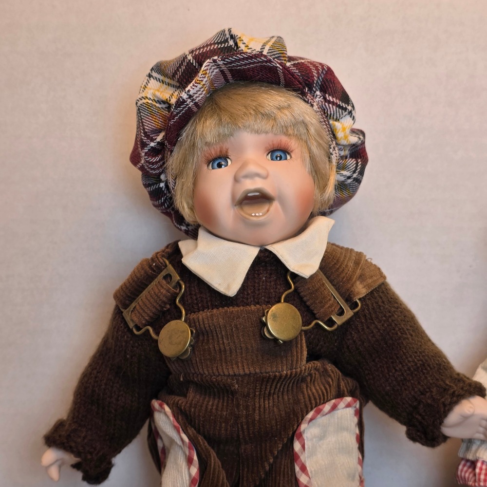 VTG Duck House Heirloom Porcelain Dolls Brother Sister Set W/Stands Bisque 12" - Picture 2 of 6